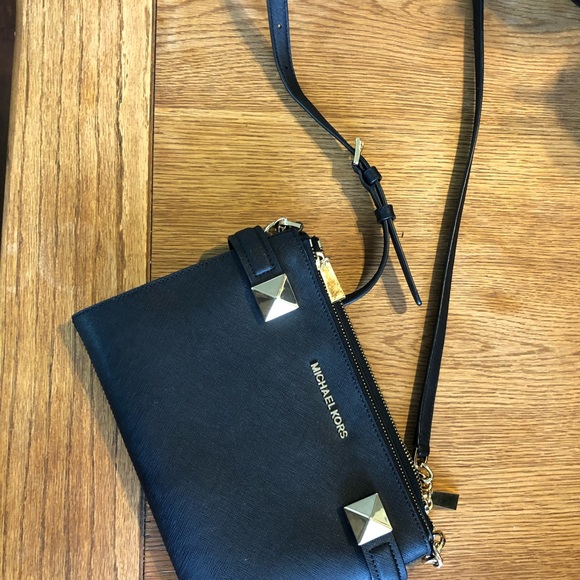Michae Kors Karla Purse - Picture 3 of 5